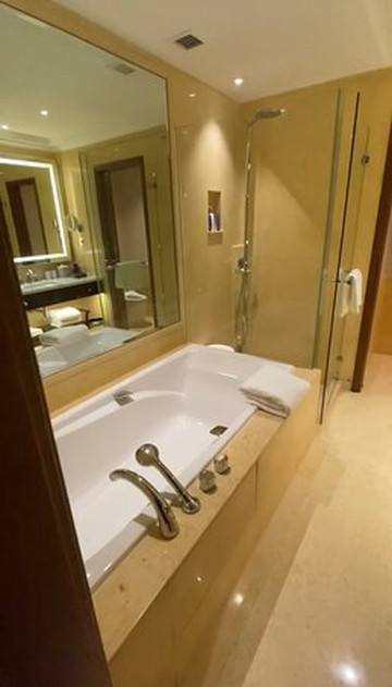 新加坡浮尔顿酒店主图