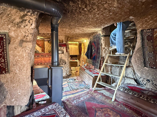 Peri Cafe Cave Man-乌奇萨必去景点