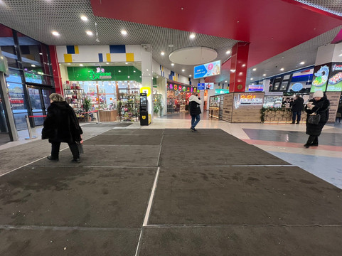 Murmansk Mall Shopping and entertainment center-摩尔曼斯克必去景点