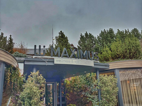 玛克西姆斯度假酒店主图