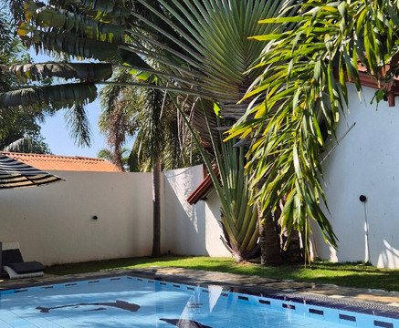 孔雀里奇酒店主图