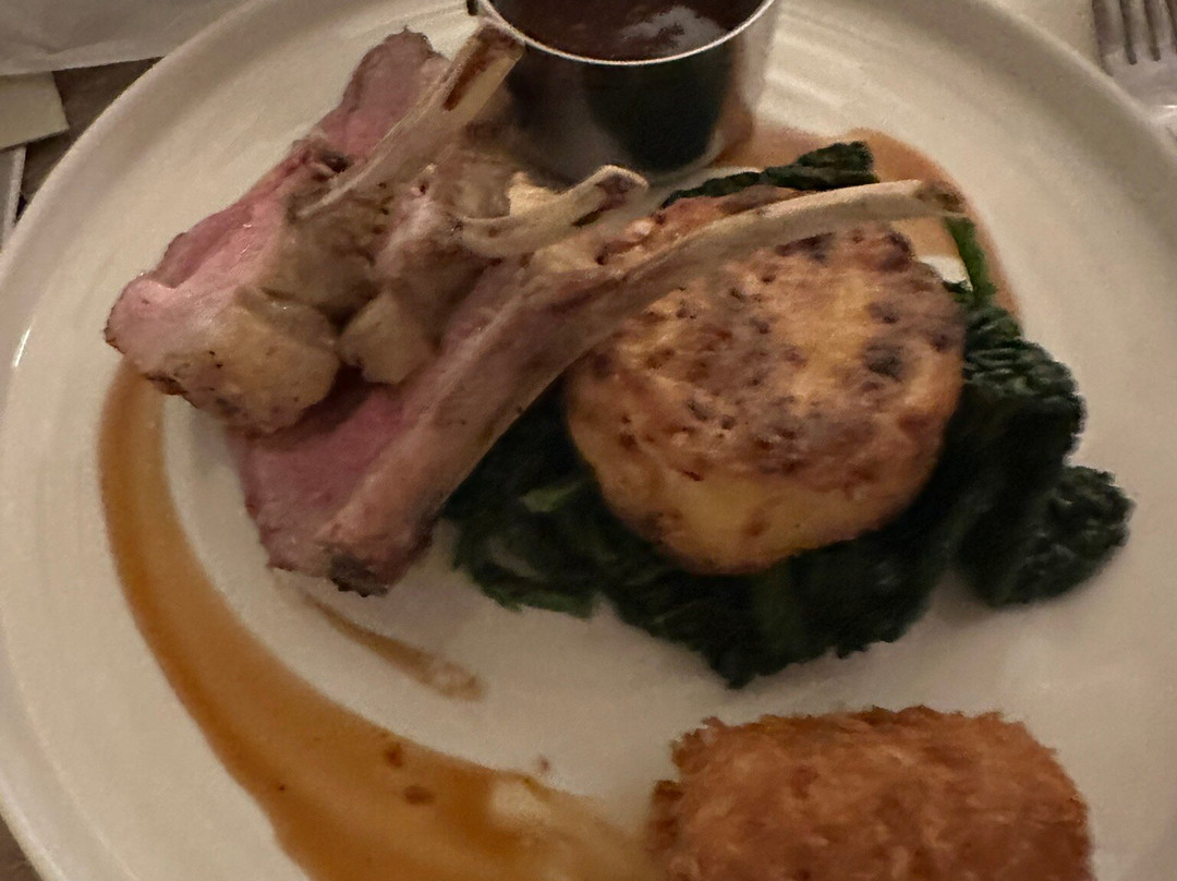 巴拉托尔民宿主图