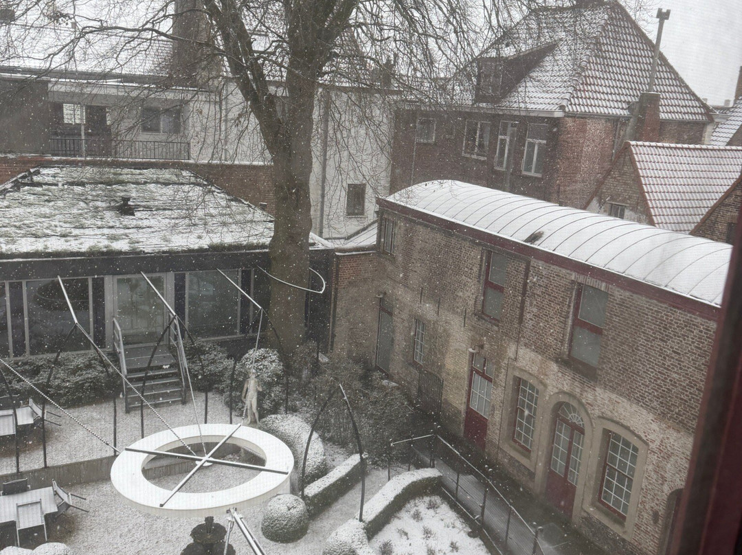 吉昂布日拖酒店-小型优雅酒店主图