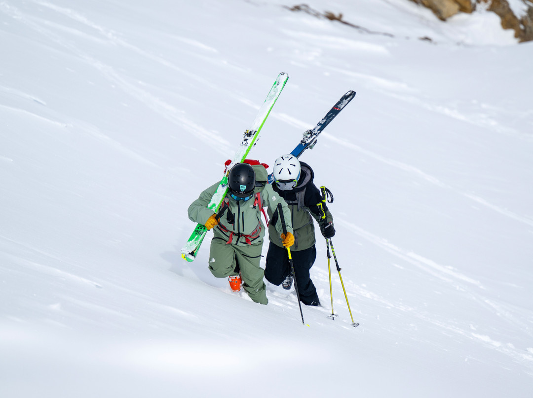 New Generation Ski & Snowboard School - La Tania-La Tania必去景点