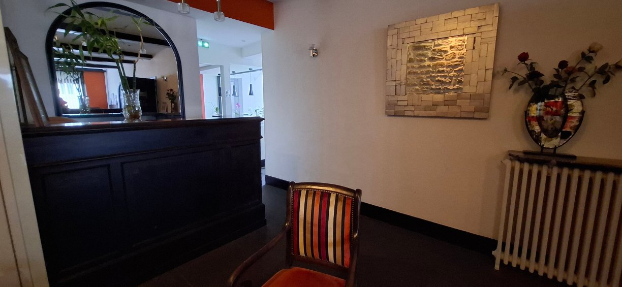 蒙特沙佩第戎中心酒店-浴室