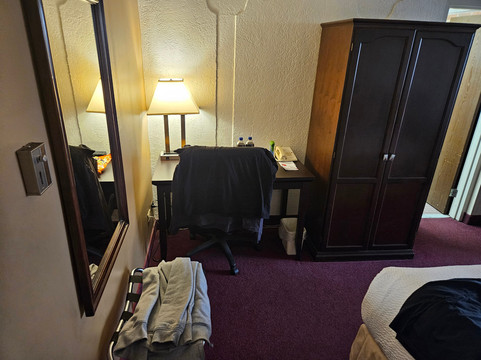 莱斯布里奇华美达酒店主图