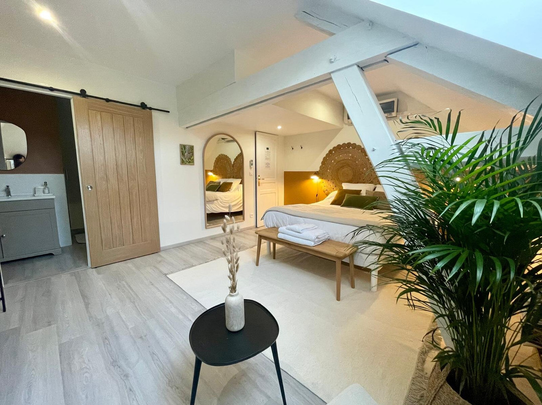 Gîte de la Villa de la Croix Avec Piscine et Parking à 4 Minutes de l'A26主图