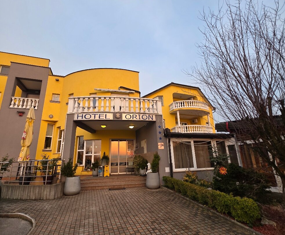 奥里昂酒店主图