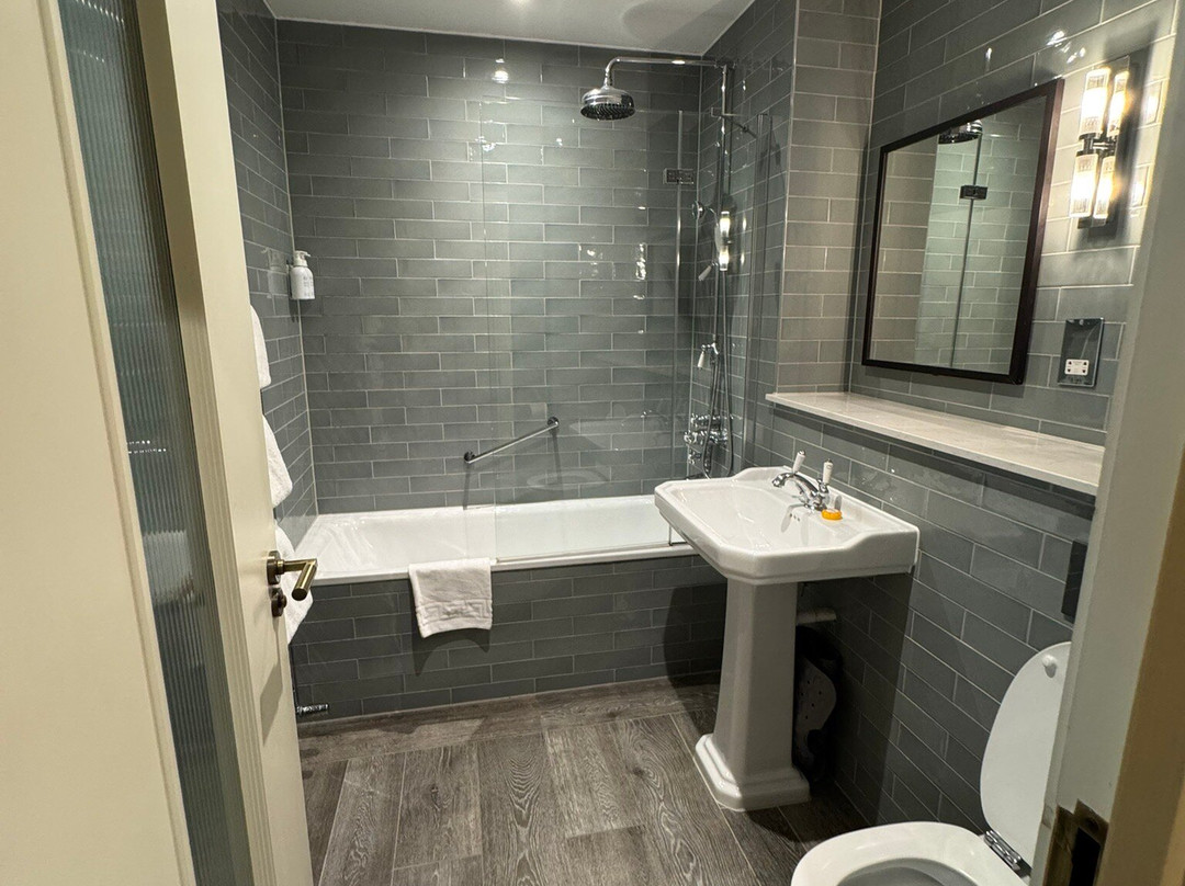 桥屋酒店 & 西尔弗豪景观乡村别墅主图