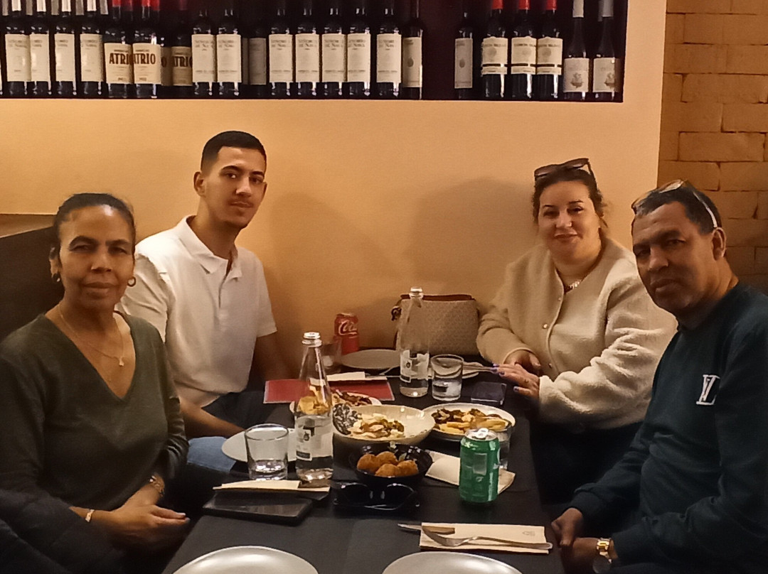 Diestro Tapas y Paellas