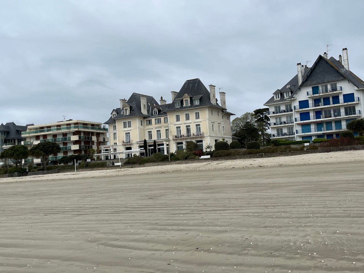 卡罗琳别墅蓝色假日酒店-官方