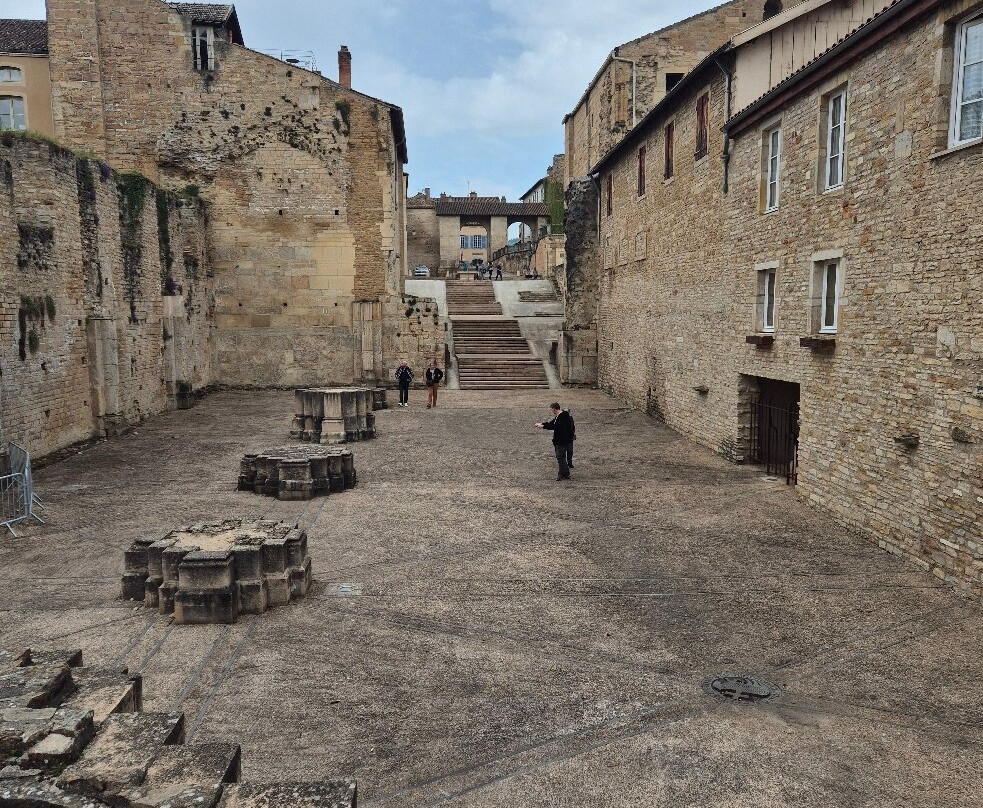Marché Hebdomadaire Du Samedi À Cluny-Cluny必去景点
