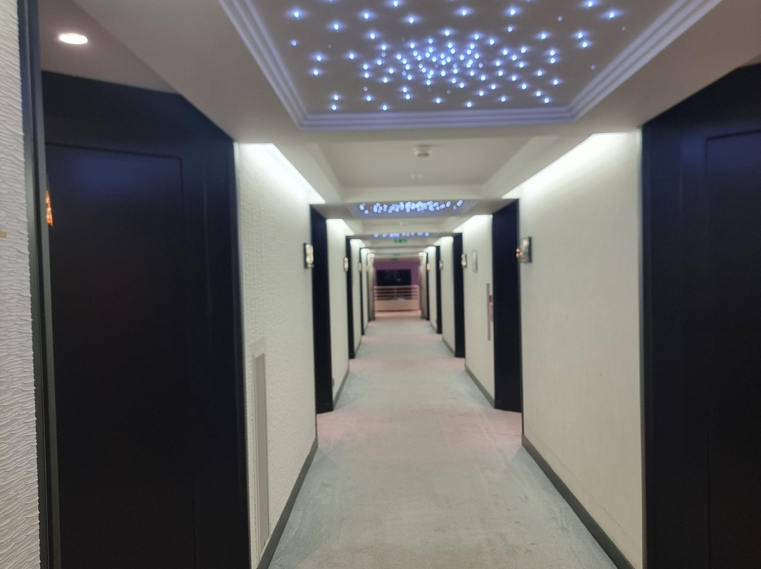 美丽华拉西加尔海水浴及 Spa 酒店主图