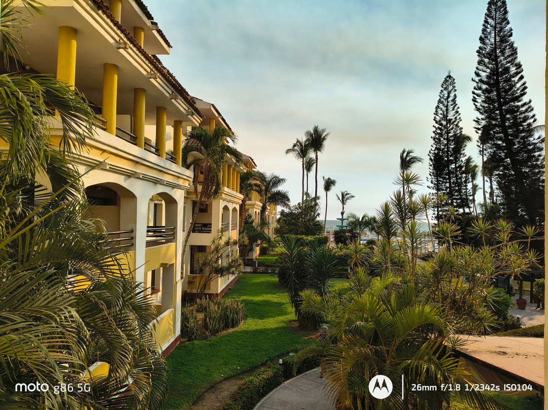 瓦雅塔桑巴全包酒店主图