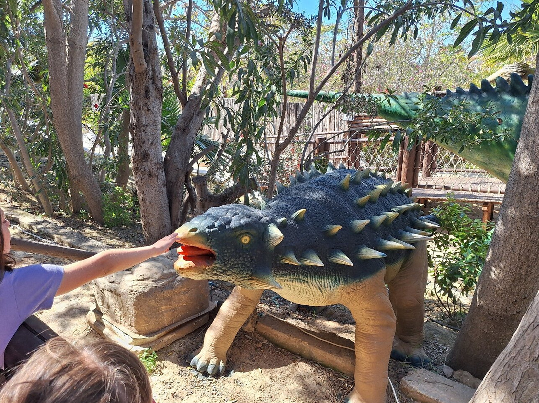 Dinosauria Park-Gournes必去景点