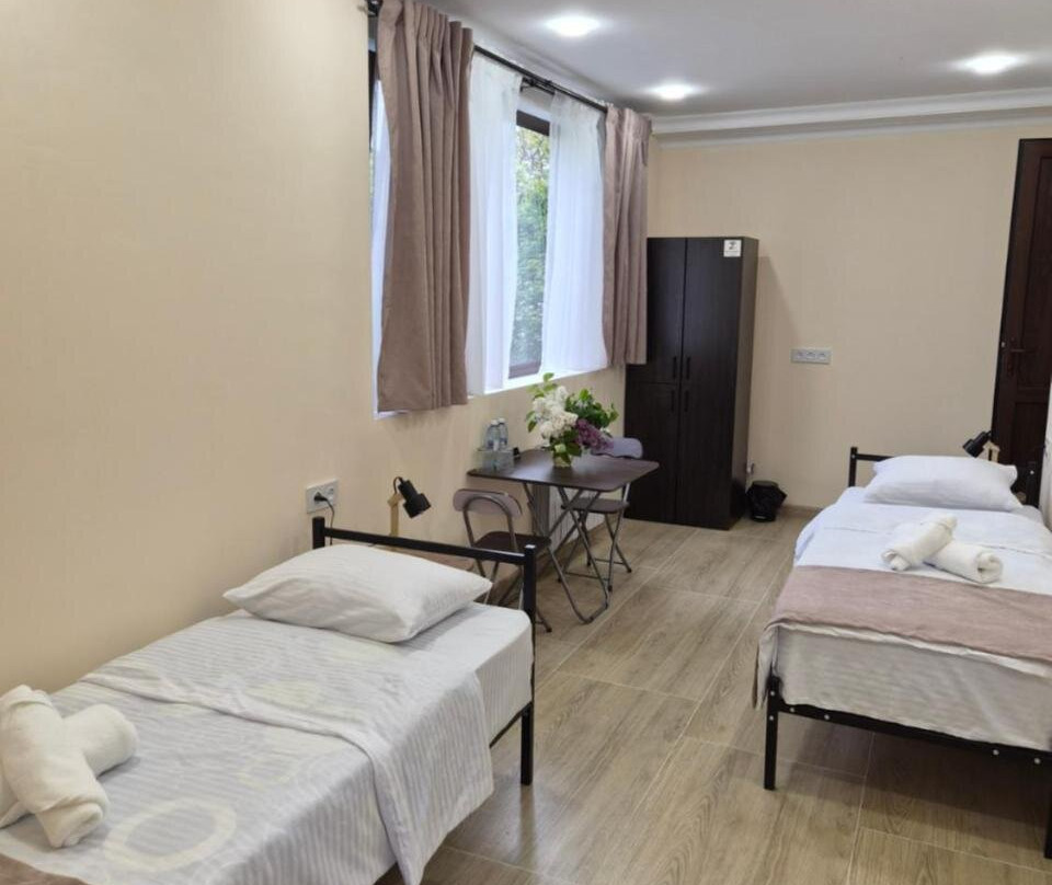 Noosh Guesthouse