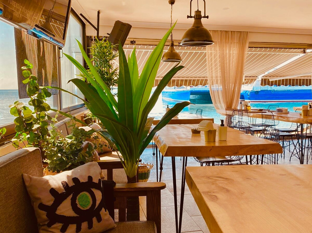 Tanz Beach & Restaurant