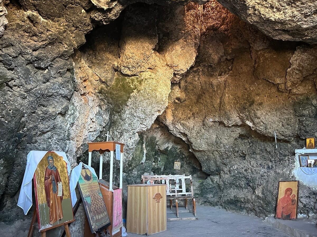 Agioi Saranta Cave Church-普它肋斯必去景点