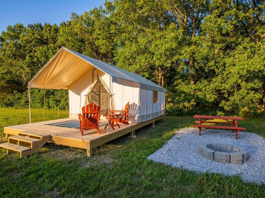 Peaceful Glamping Retreat at Roaring River