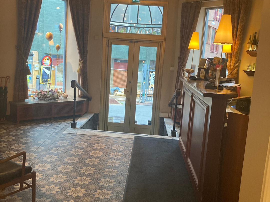 皇家酒店主图