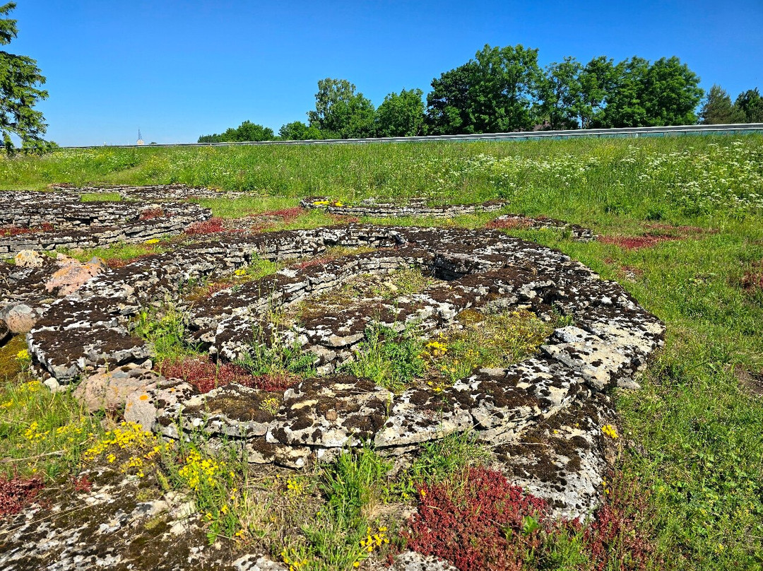 Jõelähtme Stone Barrows-Joelaehtme必去景点