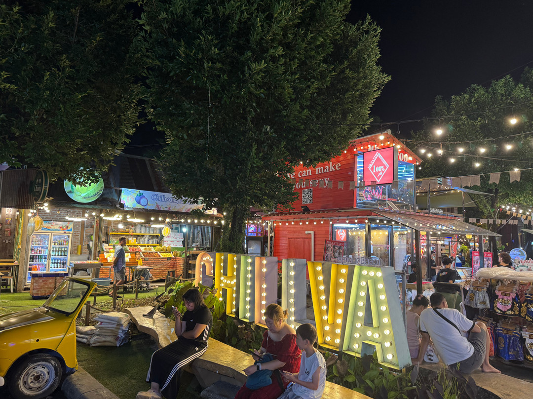 集装箱夜市-普吉镇必去景点
