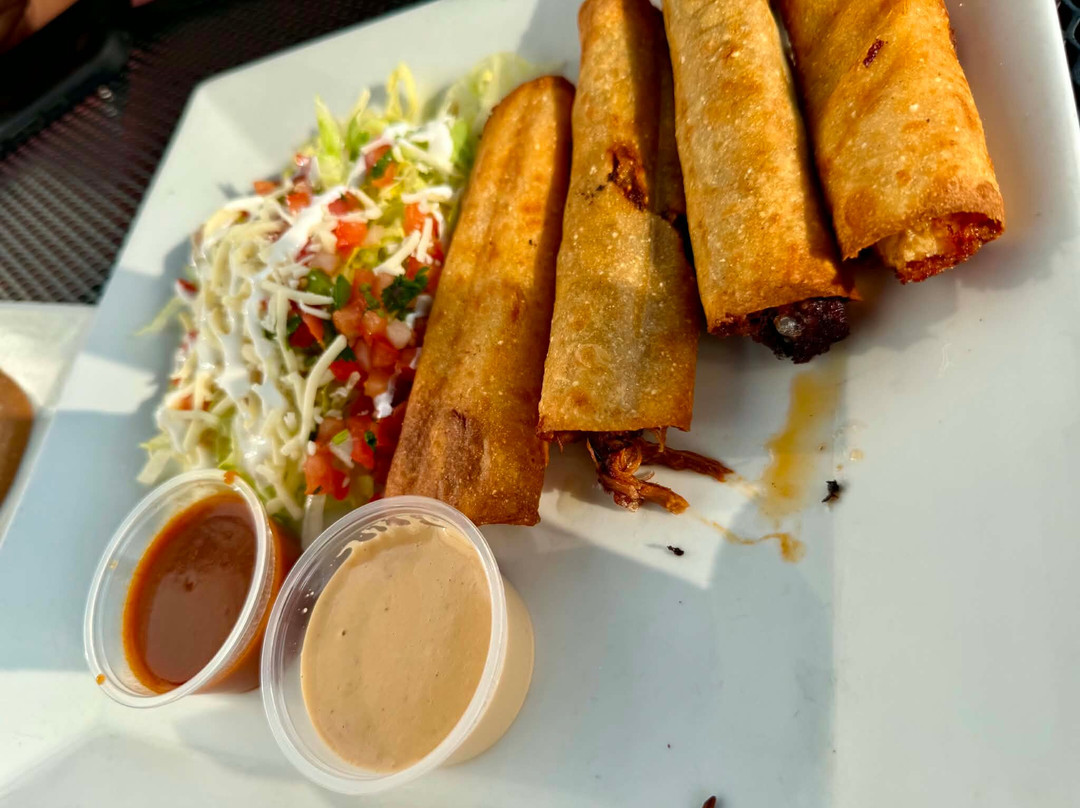 Los Hermanos Cantina