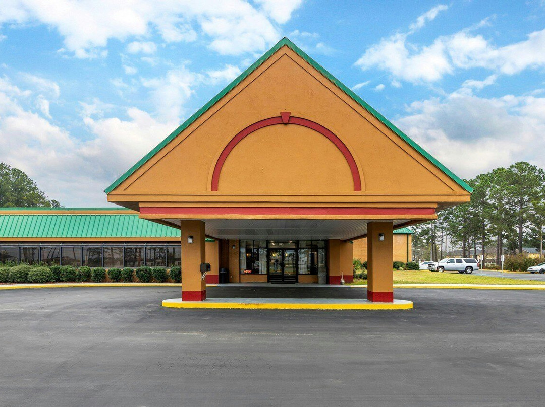 Travelers Inn Douglas By Oyo Us-441