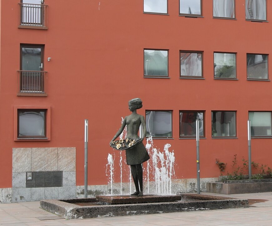 The Rose Maiden Molde Town Hall-莫尔德必去景点