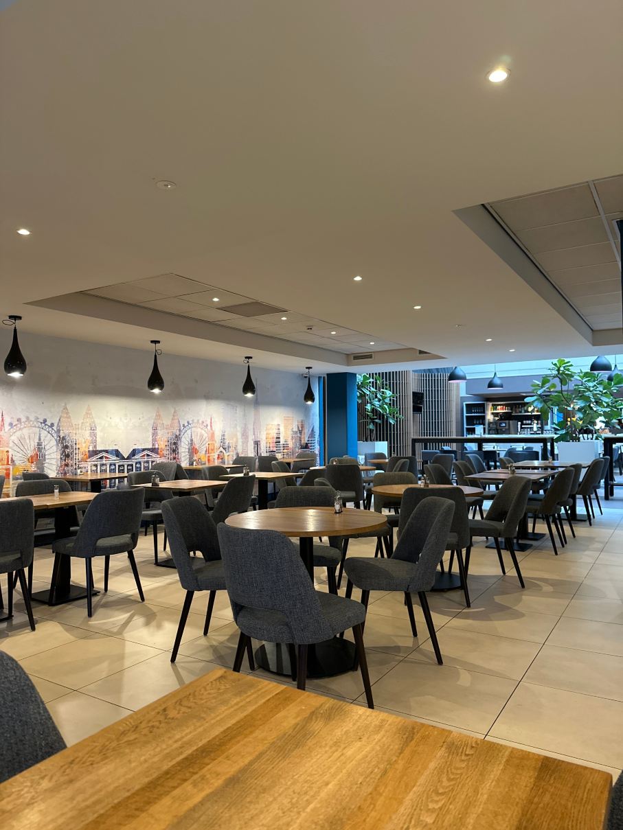 海牙议会智选假日酒店-旅行者