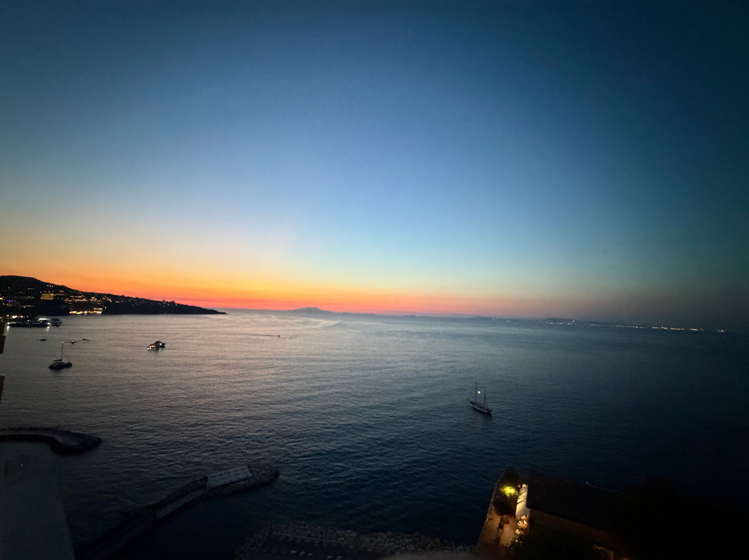 Vista Skybar & Dining