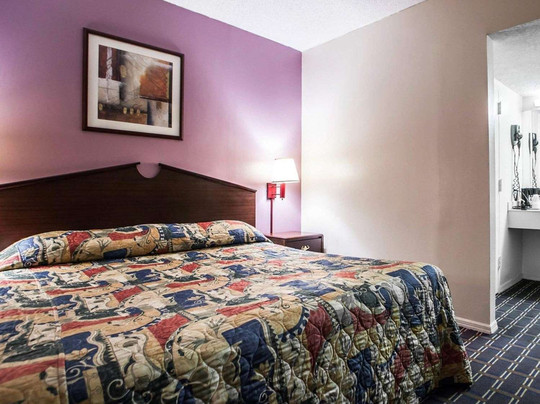 Rodeway Inn Rahway Hwy 1