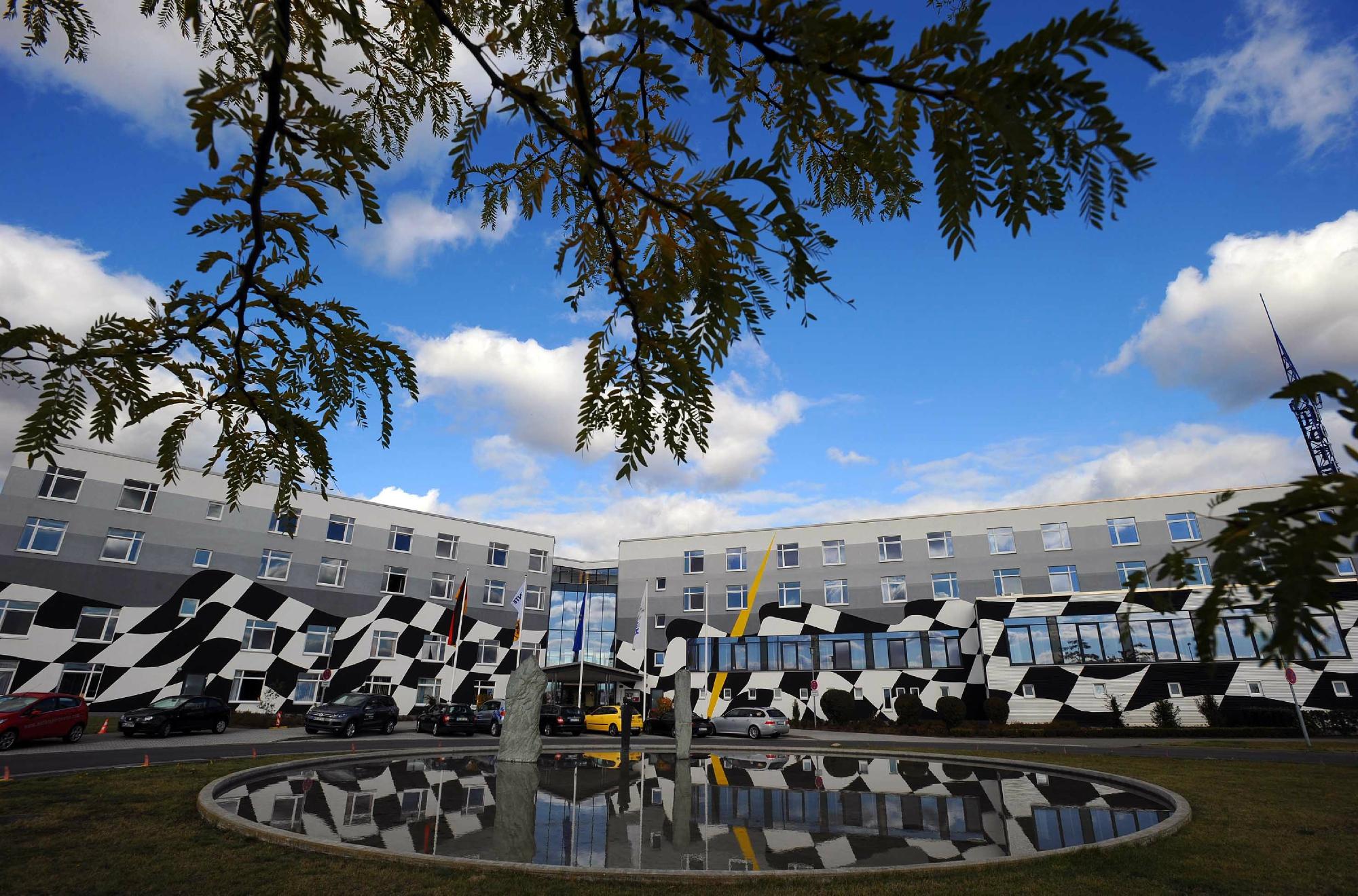 Hotel Motorsport Arena-官方