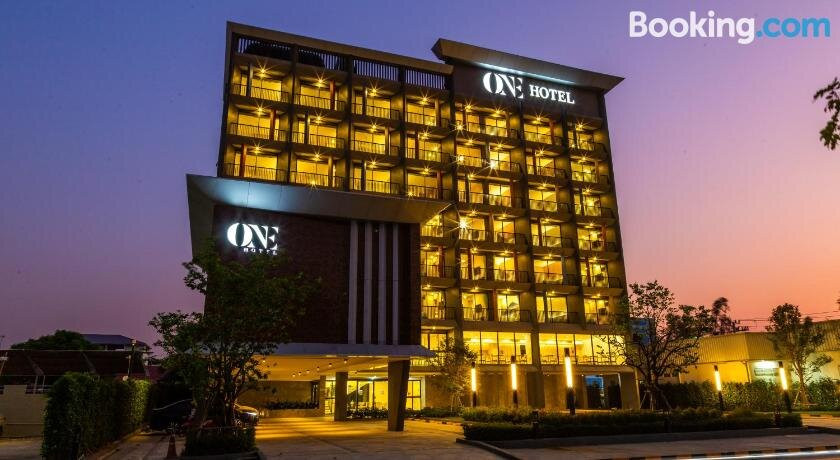 Grand Diamond Navanakorn Hotel