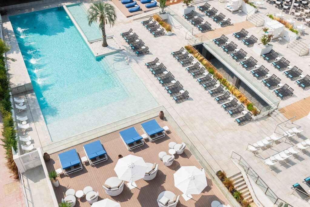 L'Azure Hotel主图