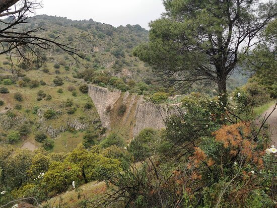 Presa del Gasco Las Matas Trail-拉斯罗萨斯必去景点