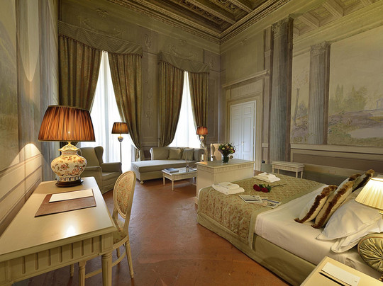 奎恰尔迪尼宫殿酒店主图