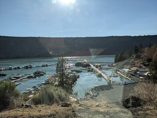 Lake Billy Chinook-Madras必去景点
