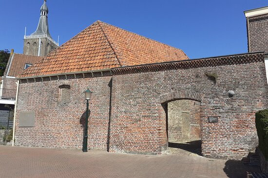 Vis- Of Waterpoort (14e Eeuw)-Hasselt必去景点