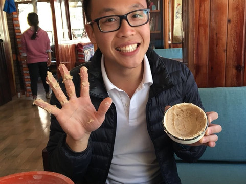 香格里拉番茄花园酒店主图