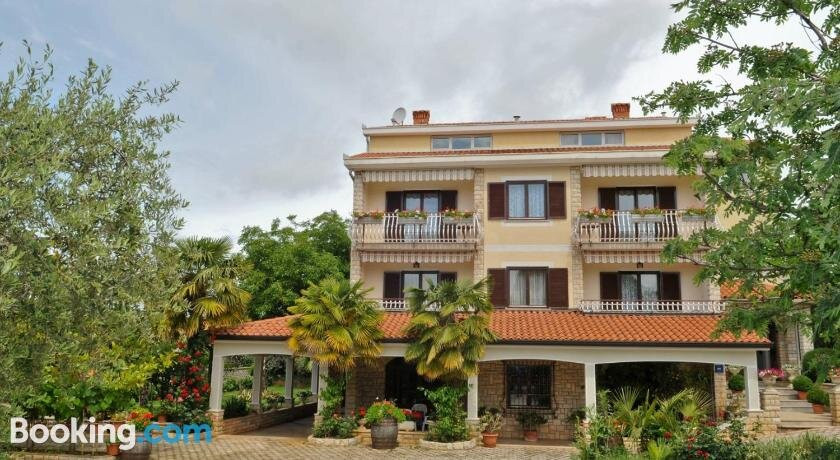 1A Lilly Vabriga With Sea View