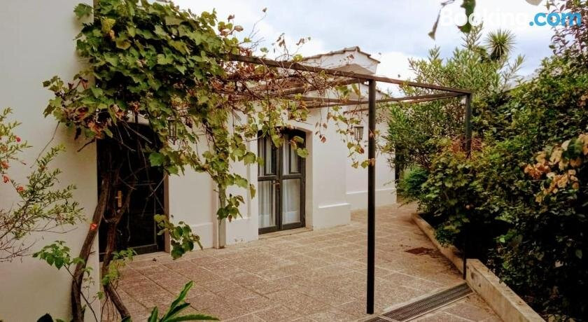 El Cerquero, Casa de Huespedes