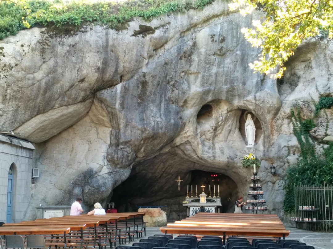 Santuario Madonna di Lourdes del Beato Claudio景点图片