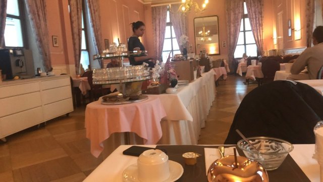 贝尔和策尔内茨帕斯特酒店-餐饮