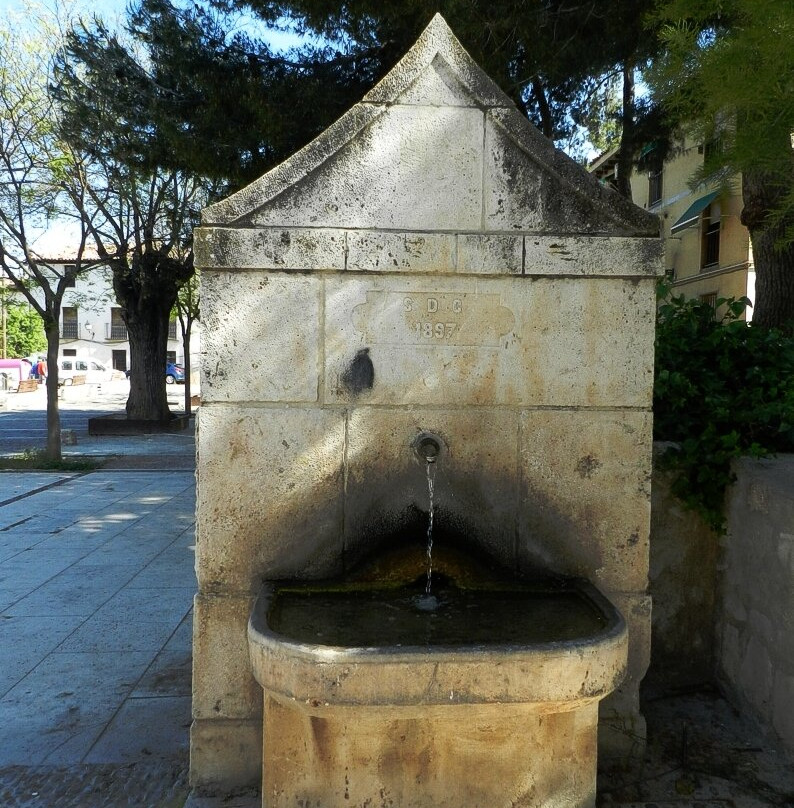 Fuente Año 1897景点图片