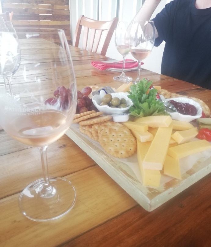 Cathedral Peak Wine Estate-温特顿必去景点