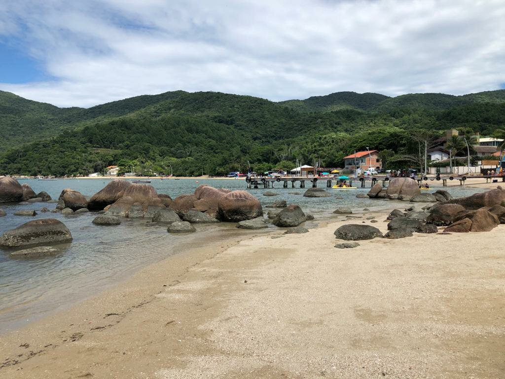 Praia Baía Dos Golfinhos-Governador Celso Ramos必去景点