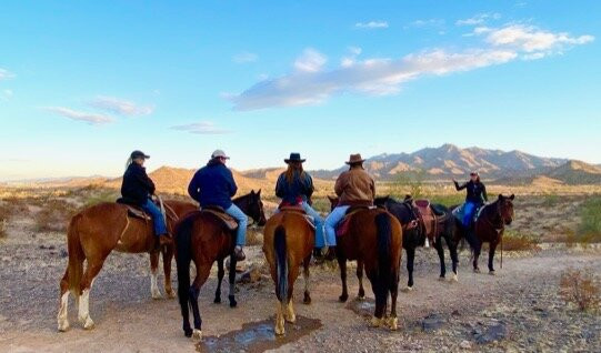 Corral West Horse Adventures-嘉年必去景点