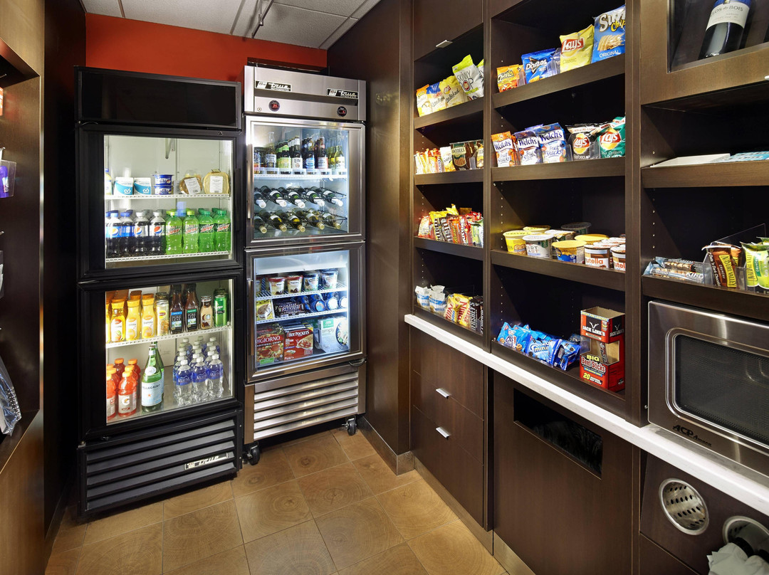 Courtyard by Marriott Detroit Brighton主图