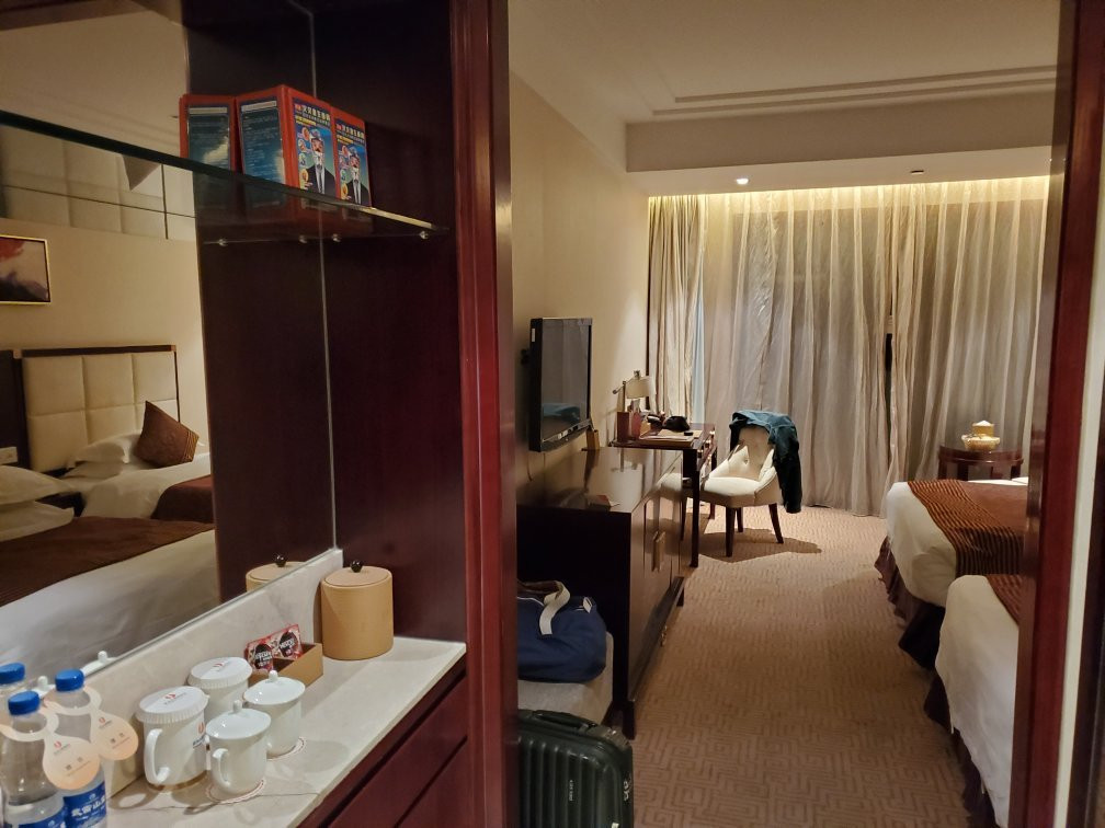 武当山建国饭店主图